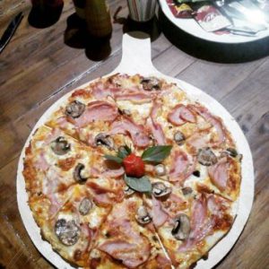 پیتزا فروشی فست فود رامان شیراز